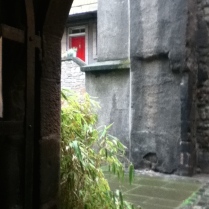 Greenery on this medieval courtyard is close to Edinburgh Castle